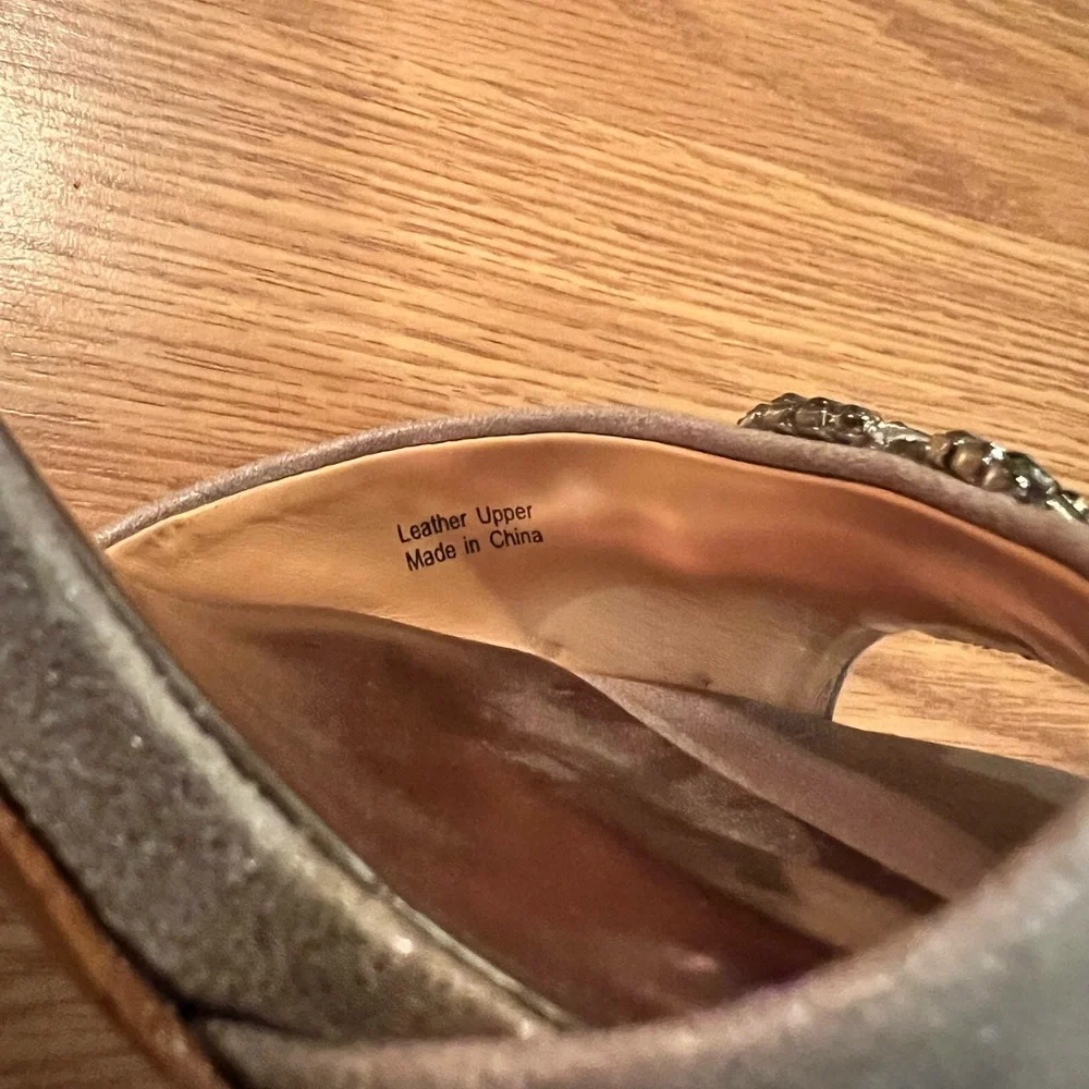 Badgley Mischka Salsa d’orsay Pewter Heels with Decorative Broch Size 6 1/2